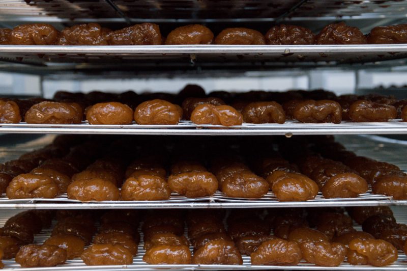 Il marron glacé: dal bosco alla pasticceria. Ecco il processo di produzione